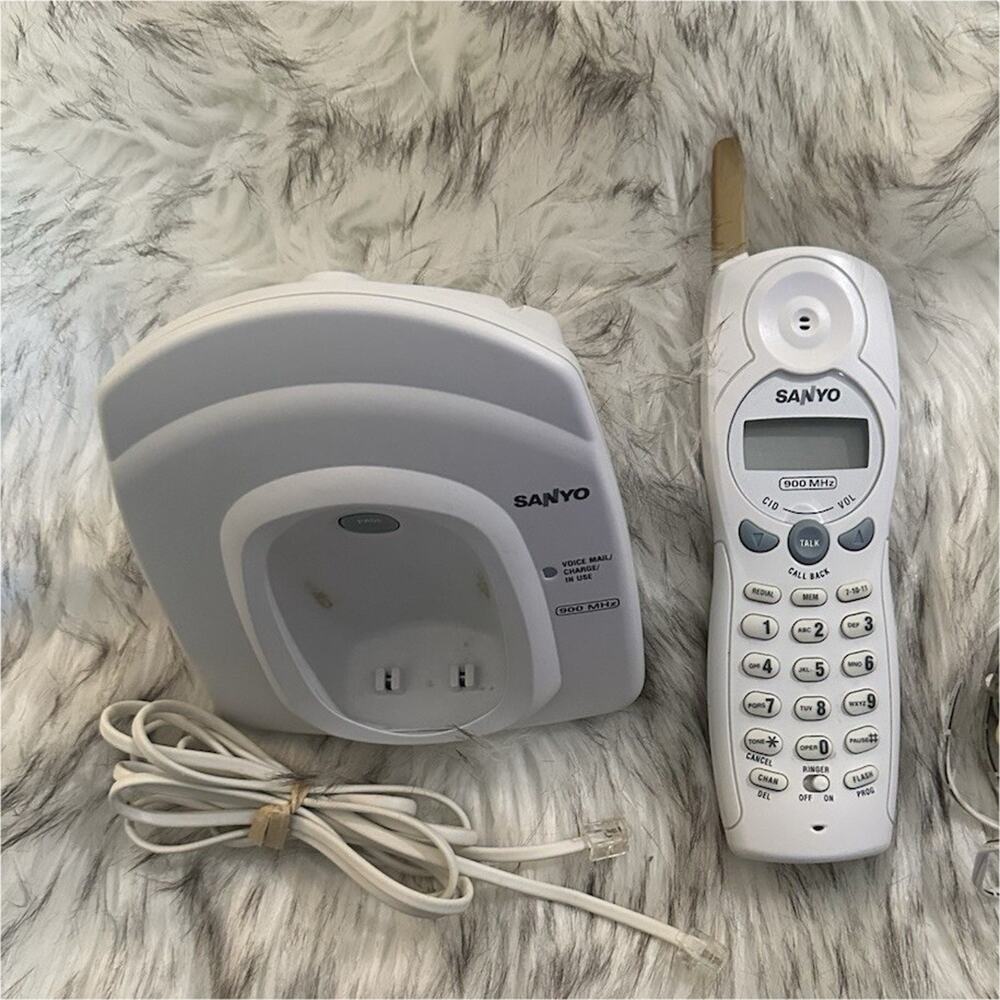 SANYO 900 MHz White Cordless Handset Caller ID Speakerphone